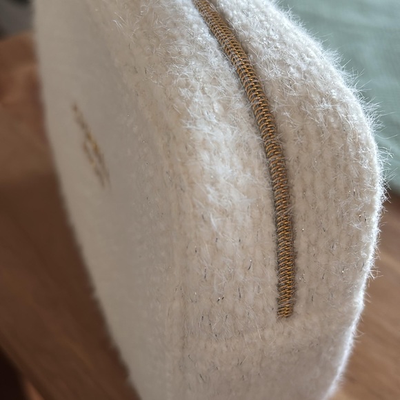 CHANEL Beauté Cream Textured Pouch - Picture 2 of 5